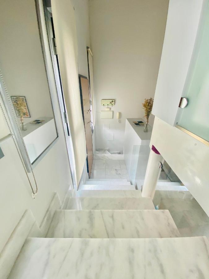 Loft13 Apartment Seville Luaran gambar